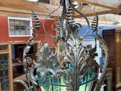 Lanterne en fer forgé et vitraux début XXème 
