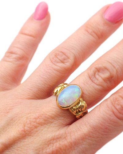Iris flower opal ring in 18 karats gold, art nouveau style