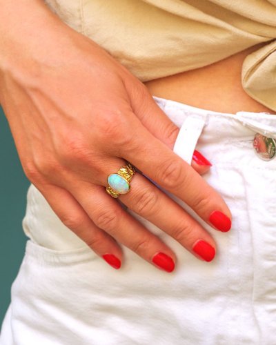 Iris flower opal ring in 18 karats gold, art nouveau style