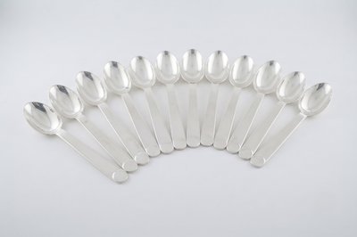Ensemble Exceptionnel de 12 Cuillères à Petit-Déjeuner – Modèle "Normandie" Puiforcat Argent 925°°