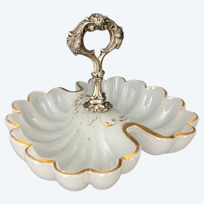 Coupe en opaline blanche et monture en métal argenté, fin XIXe siècle