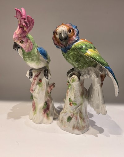 Paire de perroquets perchés en porcelaine de Paris (Bourdois & Bloch) H36