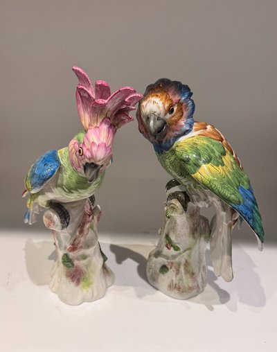Paire de perroquets perchés en porcelaine de Paris (Bourdois & Bloch) H36