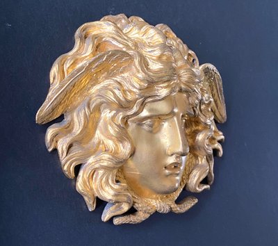 Tête de Méduse. Bronze doré XIXème. 