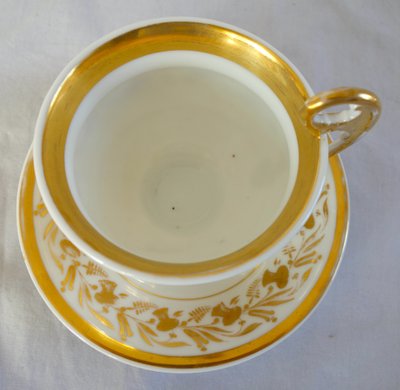 Grande tasse à petit-déjeuner / à chocolat en porcelaine de Paris dorée, époque Empire