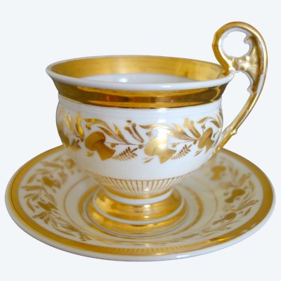 Grande tasse à petit-déjeuner / à chocolat en porcelaine de Paris dorée, époque Empire