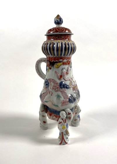 Fontaine tripode en porcelaine Imari Japon Ere Edo (1603-1868) XVIIème - XVIIIème siècle
