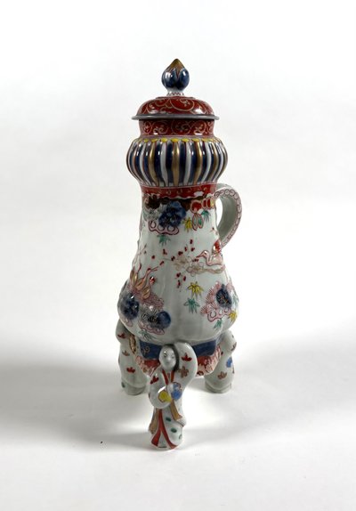 Fontaine tripode en porcelaine Imari Japon Ere Edo (1603-1868) XVIIème - XVIIIème siècle