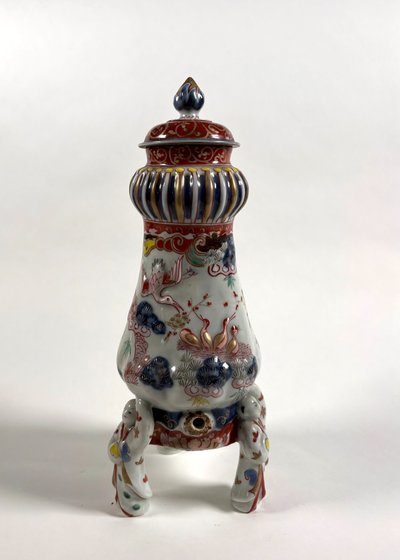 Fontaine tripode en porcelaine Imari Japon Ere Edo (1603-1868) XVIIème - XVIIIème siècle