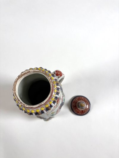 Fontaine tripode en porcelaine Imari Japon Ere Edo (1603-1868) XVIIème - XVIIIème siècle