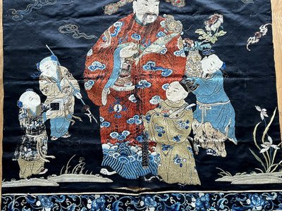 Broderie chinoise tissu soie personnage mandarin enfants Chine XIXè siècle