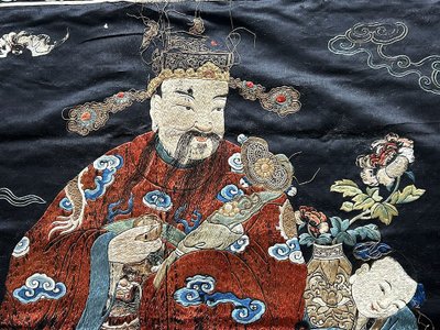 Broderie chinoise tissu soie personnage mandarin enfants Chine XIXè siècle