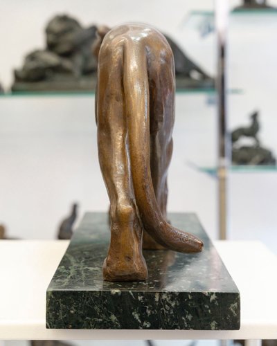 SCULPTURE - LA LIONNE MARCHANT , ALFRED THIELE (1886-1957) - BRONZE