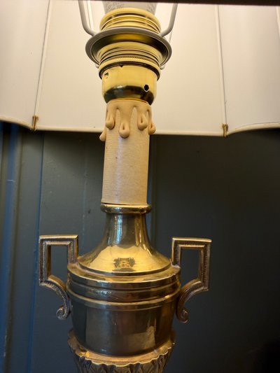 Lampe à cassolette en bronze, Hauteur 58,5 cm
