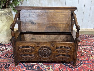 Banc coffre breton en châtaignier du XIXème 