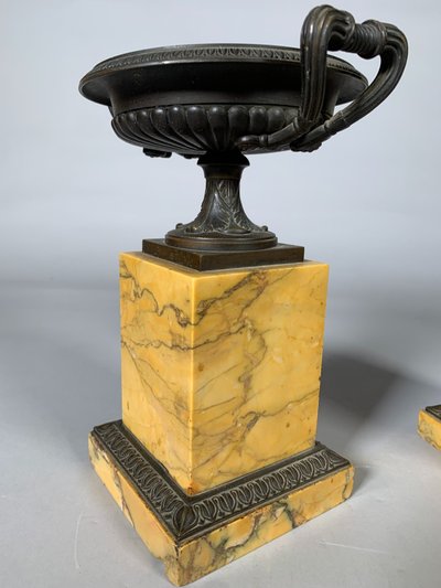 Paire de coupe d'Epoque Charles X en marbre jaune de sienne Restauration  