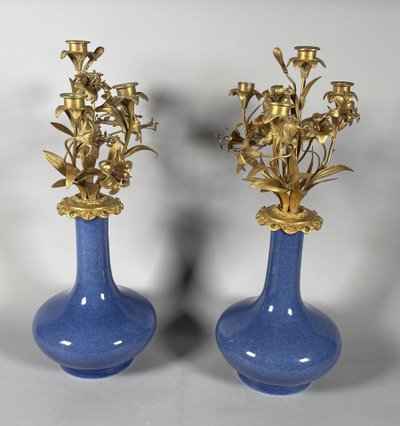 Paire de candélabres aux fleurs de style louis XV Epoque Napoleon III
