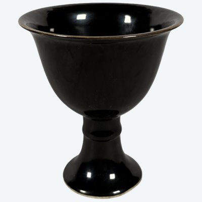 Monochrome black porcelain footed bowl, 18th century, China