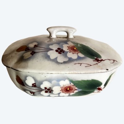 Soap dish, 19th-century Chinese porcelain.