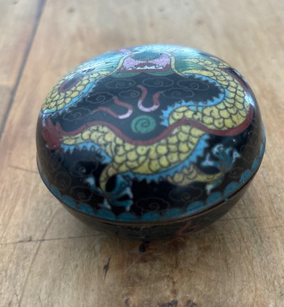 Small Chinese cloisonné box 