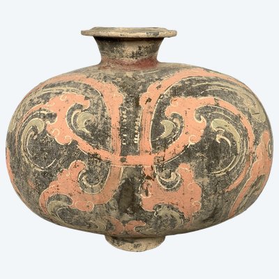 Polychrome earthenware "Cocon" vase, Early Han Dynasty (206 BC–220 AD). Ancient China