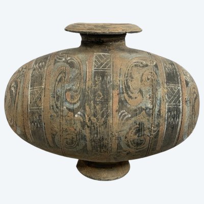 Polychrome earthenware "Cocon" vase, Early Han Dynasty (206 BC–220 AD). Ancient China