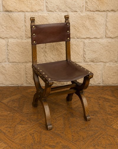 Set of six Renaissance-style chairs made of oak and leather