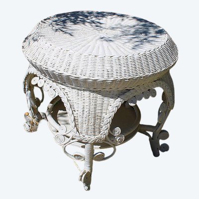 Table guéridon en rotin laqué blanc époque 1900 pour jardin d'hiver style Art Nouveau