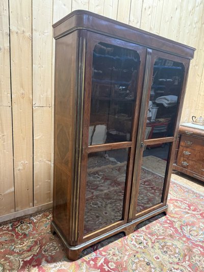 Two-door display bookcase – Louis XVI period – Fir, marquetry and brass fillets
