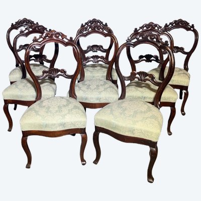 Antique set of 8 walnut chairs from the reign of Philip, ca. 1860. Excellent quality. 