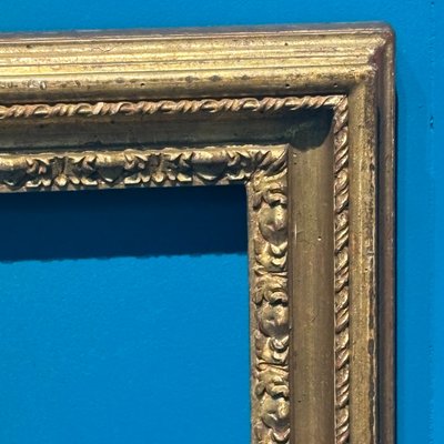 Antique 18th-century gold-leaf frame. Dimensions: 60 x 60 (inner dimensions: 50.50 x 37.50) 