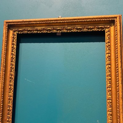 Antique 18th-century gold-leaf frame. Dimensions: 60 x 60 (inner dimensions: 50.50 x 37.50) 