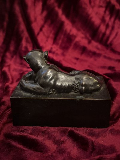 Lionne en bronze à l'antique - XIXe siècle