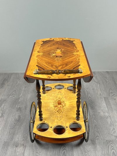 Table roulante de service en marqueterie, XXe siècle