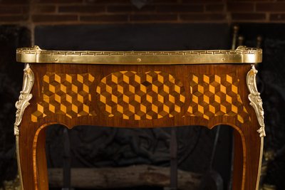 Writing table known as "Pompadour style" stamped Léonard Boudin