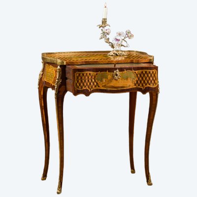 Writing table known as "Pompadour style" stamped Léonard Boudin