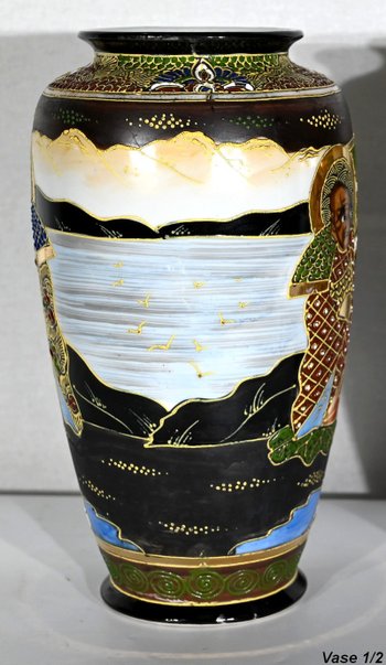 Pair of Satsuma Vases in Japanese Porcelain - Early XXth