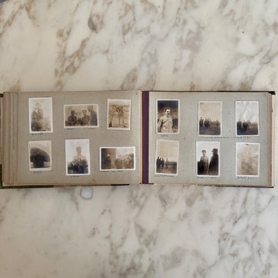 Album fotografico, targa da pilota, diploma della Prima Guerra Mondiale