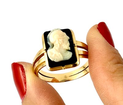 Bague Camée Agate Onyx Époque Napoléon III en Or Rose