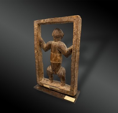 Anthropomorphic statuette called Nzambi - Holo culture, Democratic Republic of Congo