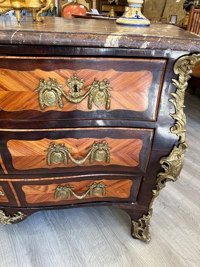 Très Belle commode tombeau 
