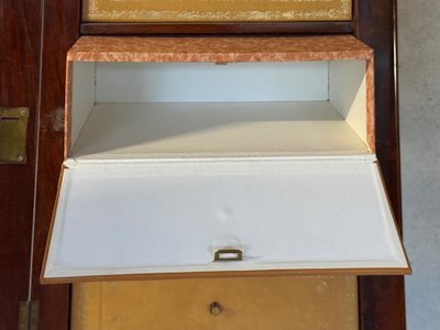 Karton mit 10 Fächern