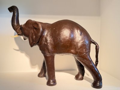 Elephant Sculpté en papier mache