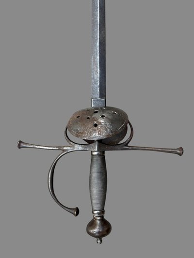17th century shell-shaped rapier with a taza