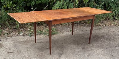 Scandinavian table