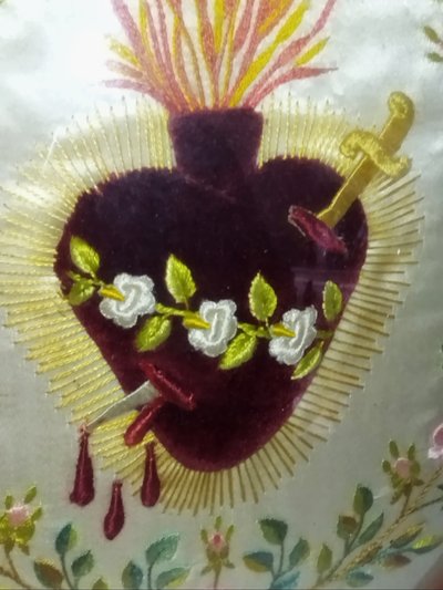 EX-VOTO RELIQUAIRE Sacré-Cœur Objet De Dévotion Broderie Au Fil  Cadre doré XIX 