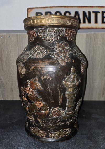19TH-CENTURY ASIA: SIGNED JAPANESE TERRACOTTA VASE, MEIJI PERIOD