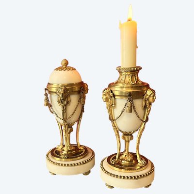 Pair of Etruscan-style cassolettes, 19th century