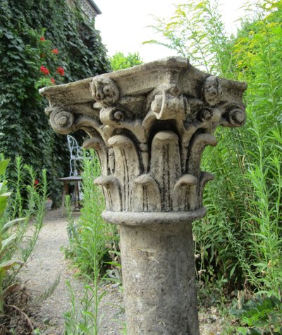 Colonna in pietra ricostituita