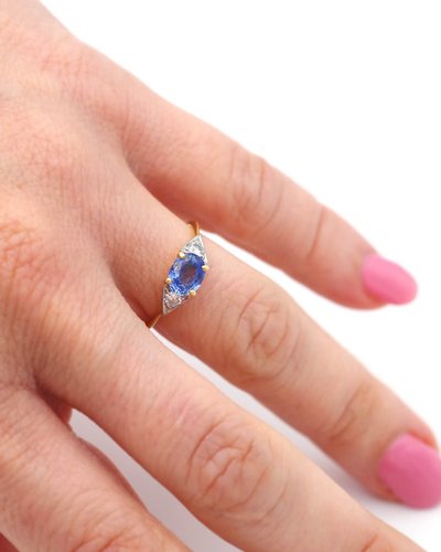 Trilogie-Ring mit unbehandeltem Ceylon-Saphir aus 18-Karat-Gold, 0,75 ct